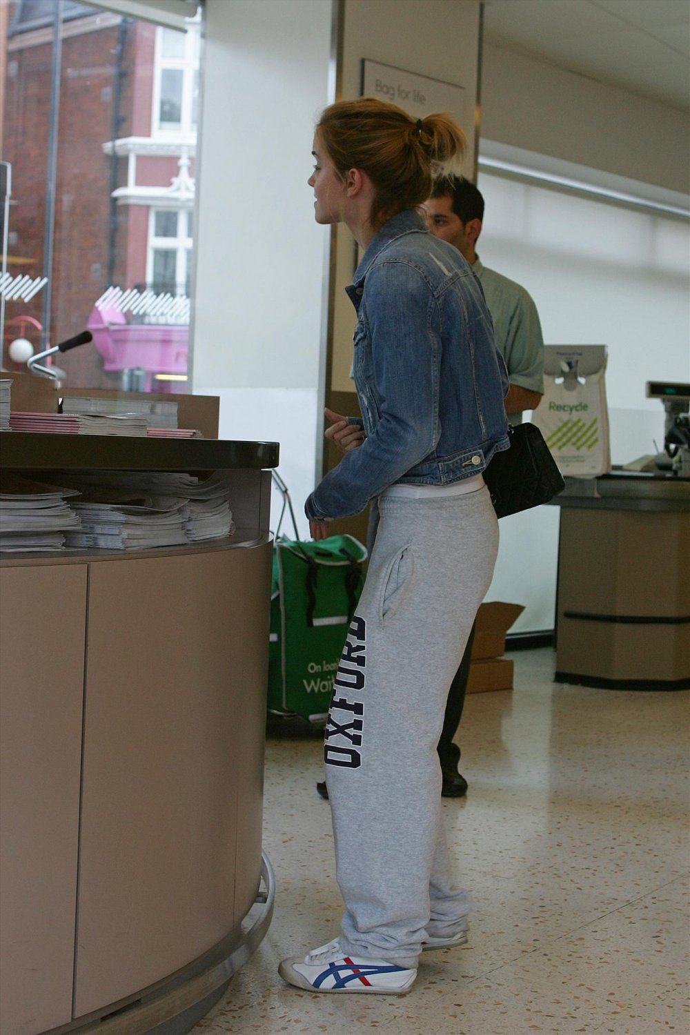 sAJ9I7VK Emma Watson 2 60.jpg